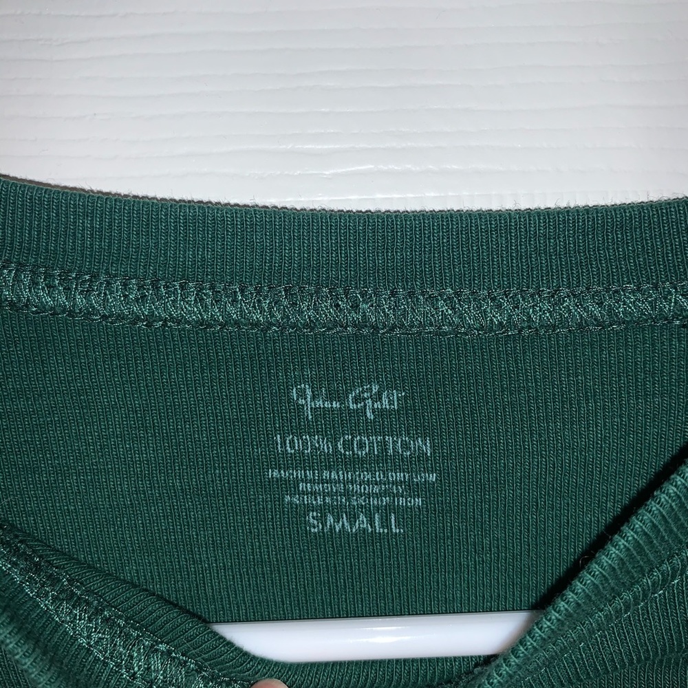 Brandy Melville Santana Top Green - Picture 2 of 3